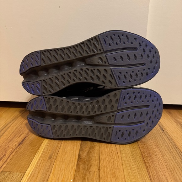 On Running Cloudsurfer Running Shoe - Picture 5 of 6